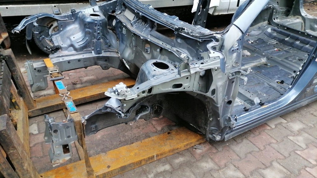 фото №1, Четверть лонжерон левый перед 8v5 toyota rav 4 iv 2.0 d4d