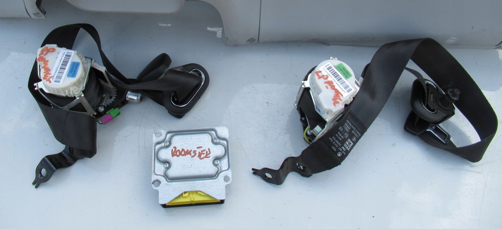 фото №8, Roomster приборная панель консоль приборная панель ремни модуль подушка безопасности