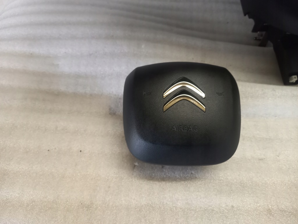 фото №8, Консоль приборная панель 2x подушка безопасности 2x ремни citroen c3 iii lift