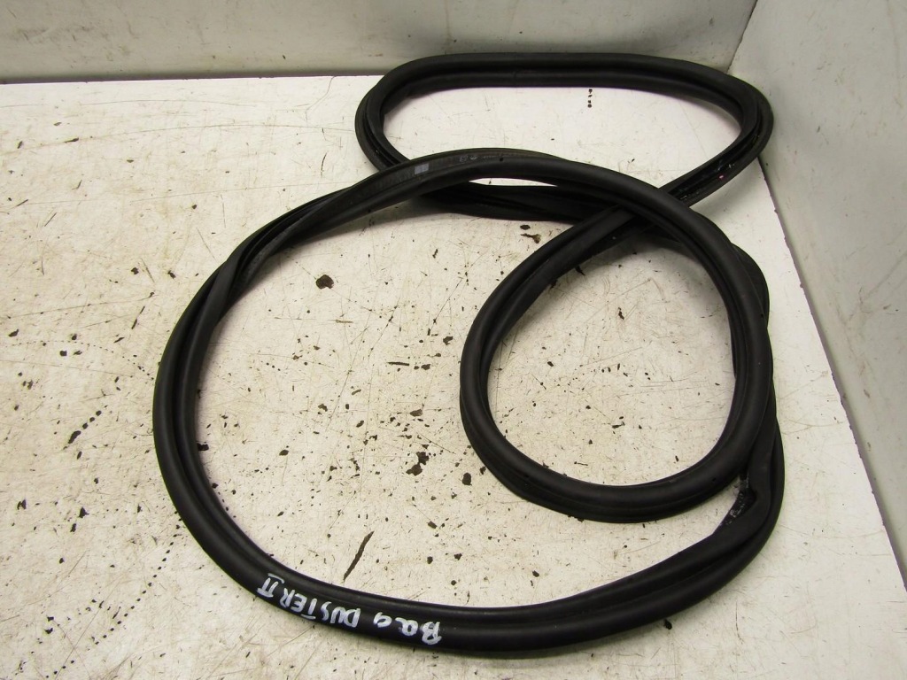 фото №1, Прокладка крышки багажника задняя задняя dacia duster ii