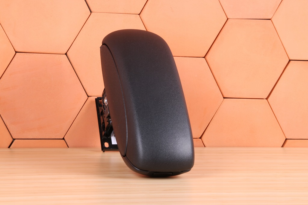 фото №1, Mini r60 r61 подлокотник чёрный 8110845