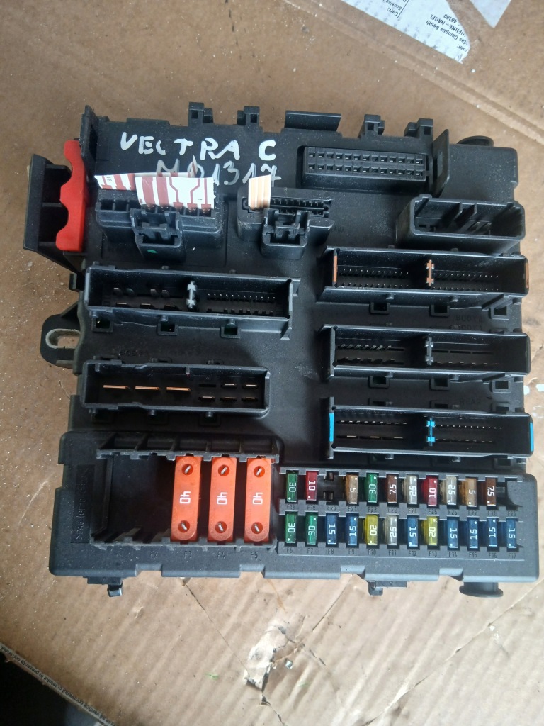 фото №1, Коробка запобіжників модуль 13170895 dd opel vectra c signum