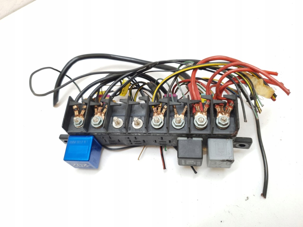 фото №4, Коробка запобіжників audi a8 d2 2.5 tdi