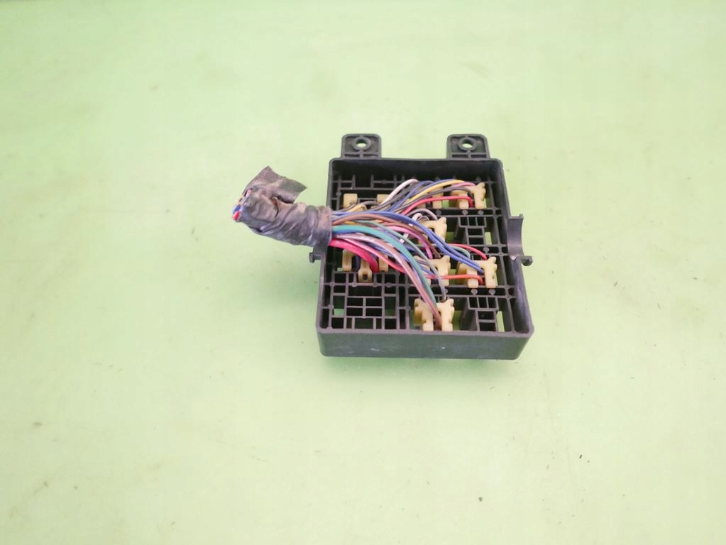 фото №7, Коробка реле hyundai h1 i 2.5 td 00-02