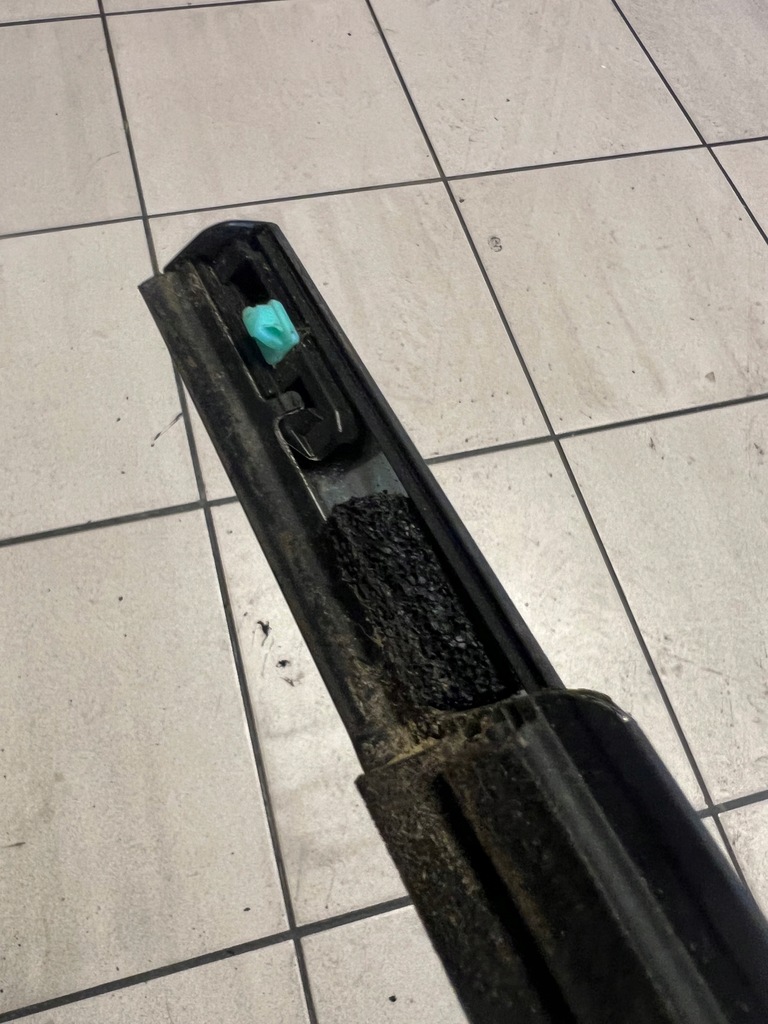 фото №7, Kia rio iv 17-20 молдинг уплотнитель правая перед