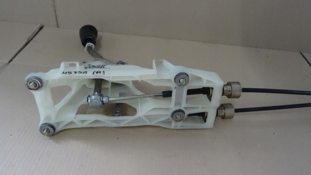 фото №9, Toyota avensis verso t22 2.0 d4d домкрат вибірник