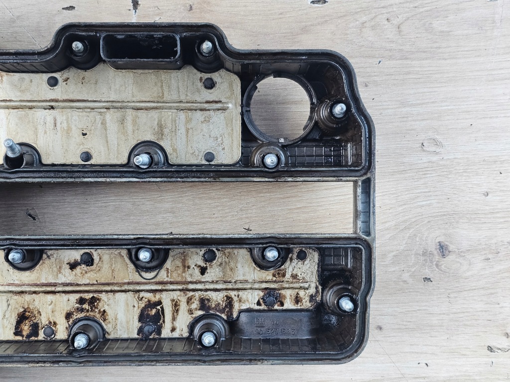 Крышка клапанов opel corsa b c 1.0 бензин x10xe 90529583 в Украине