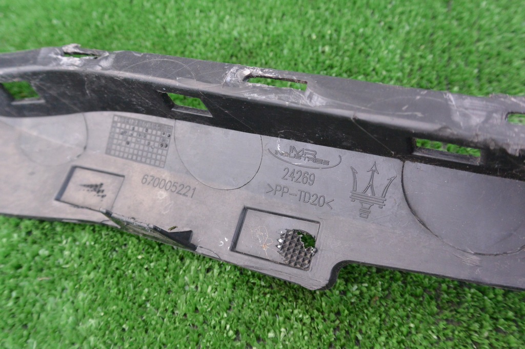 фото №5, Направляющая pod фара перед молдинг maserati ghibli iii