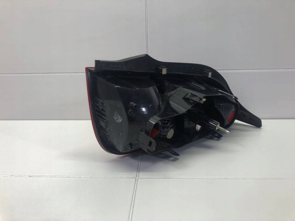 Лампа задня ліва сторона volkswagen up facelift 2016 156310 Київ