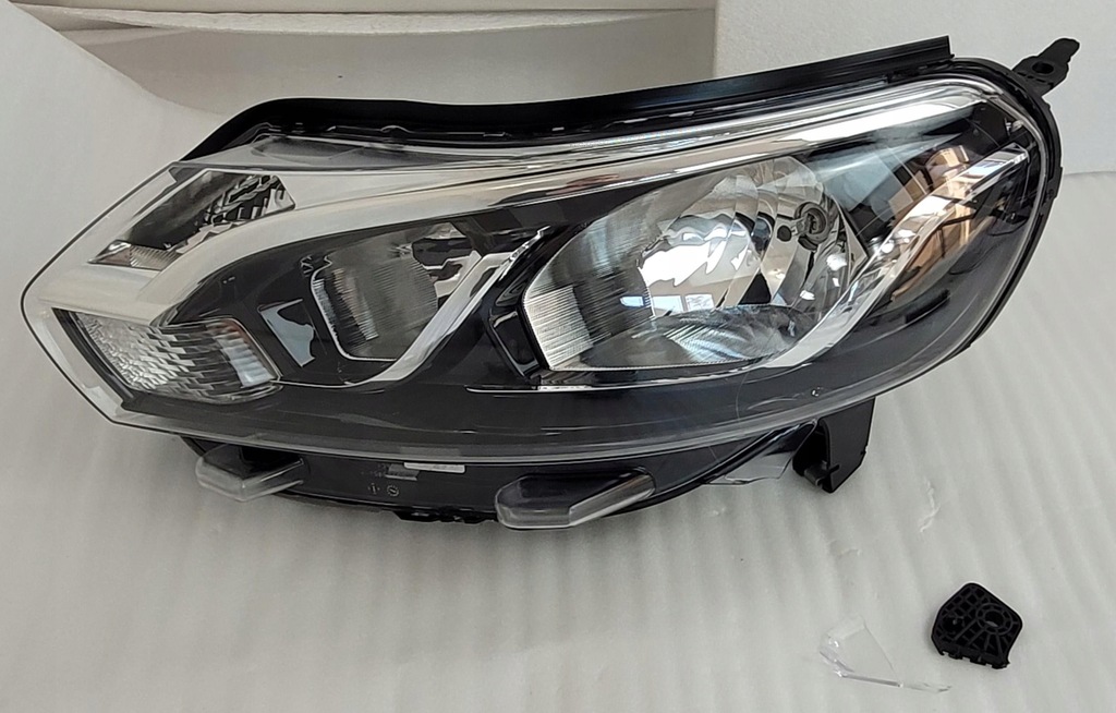 фото №1, Лампа ліва перед toyota proace ii 2016- 9808581280-00