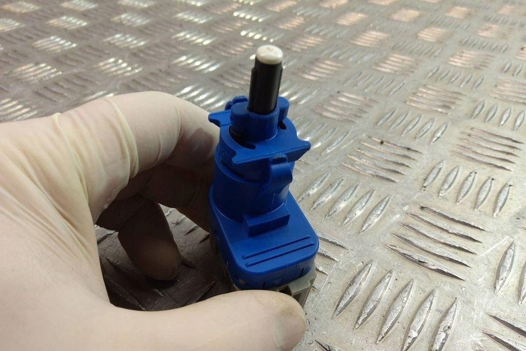 фото №12, Датчик педалі гальма ford c-max ii van 8t4t9g854aa 1.6l дизель 2015