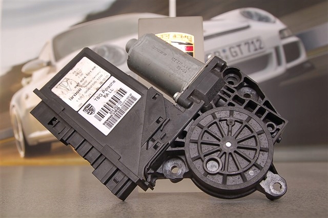 фото №1, Porsche 911 997 моторчик подъемника стекло drzwi/r