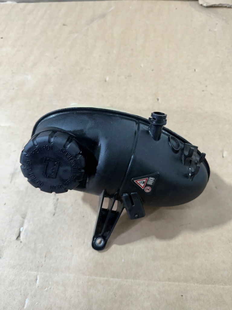 фото №5, Бачок расширительный, бак жидкость mercedes s klasa w222