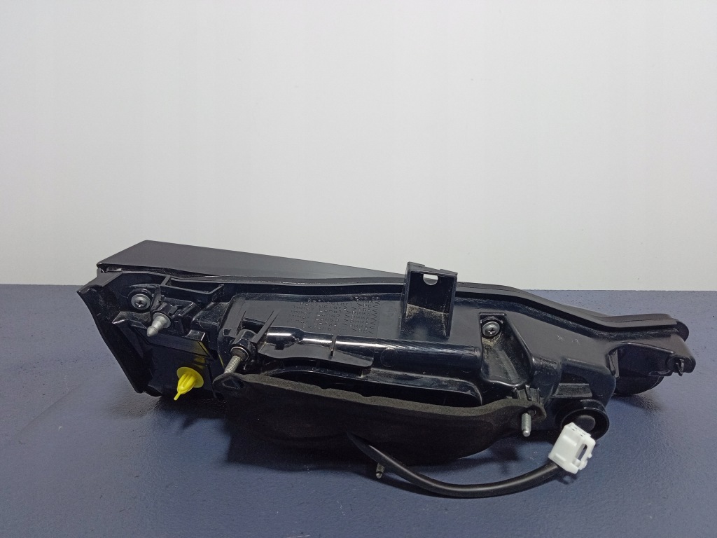 Lexus nx300h рестайлинг  фара задний  правый  w крышке  led европа Цена