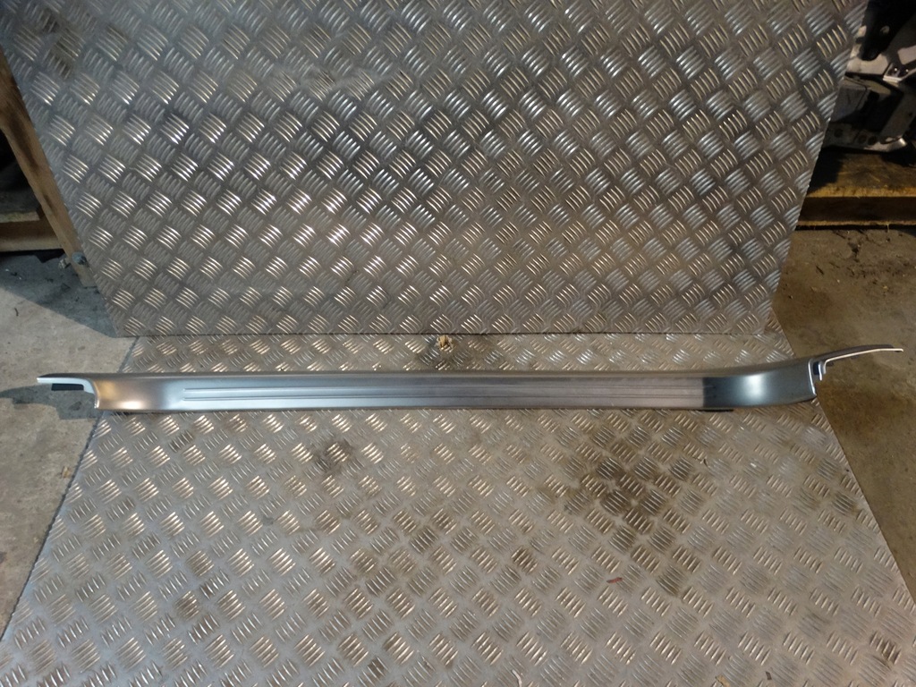 фото №1, Молдинг накладка поріг права rolls royce dawn 1