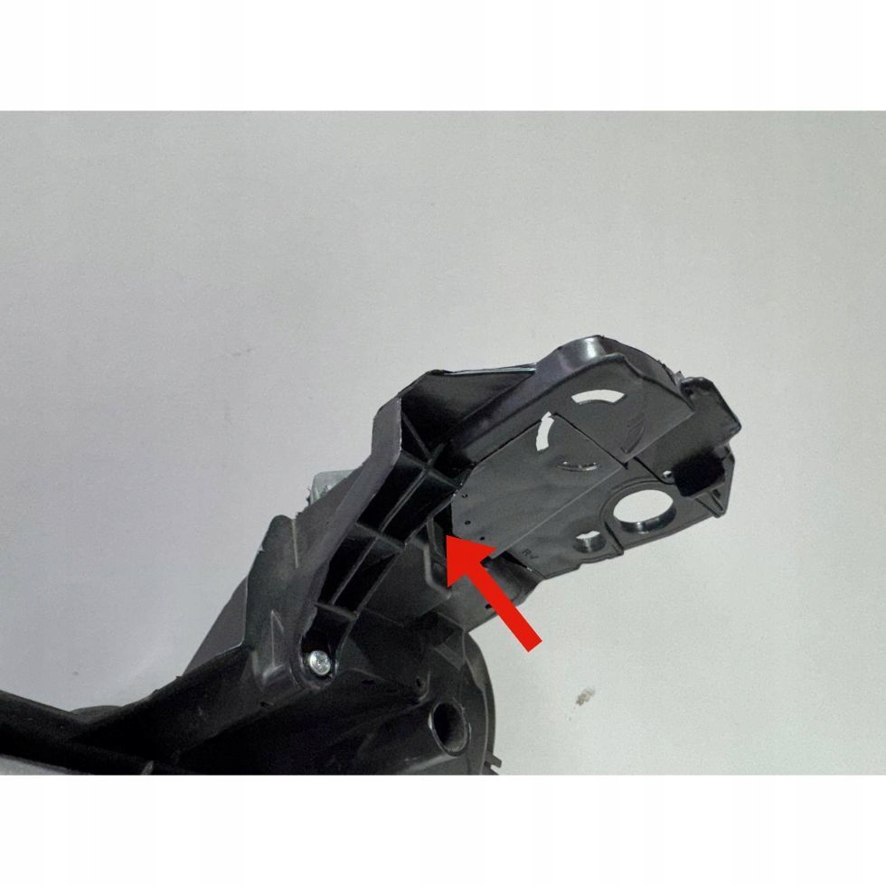 Peugeot 3008 ii рестайлінг  5008 ii рестайлінг  лампа права перед передня 9836230180 Ціна