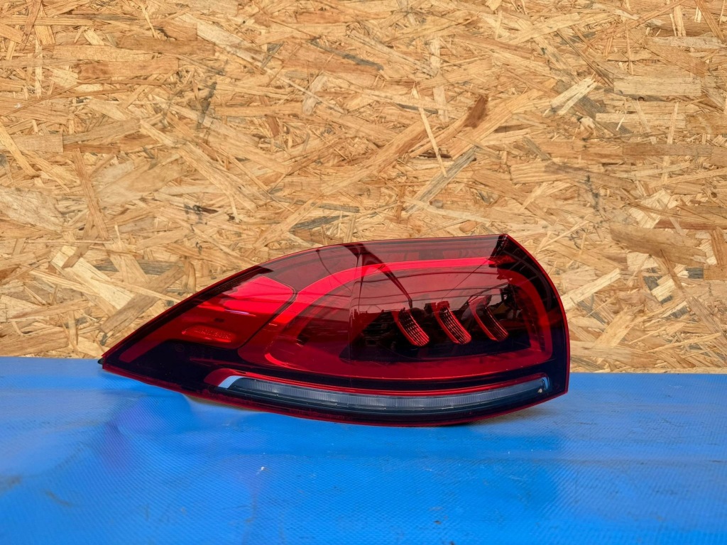 Купить Mercedes gle 167 лампа левый задний  led 1679061007