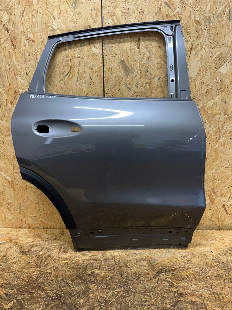 Купити Двері праве задні mercedes-benz gla h247 a2477320601