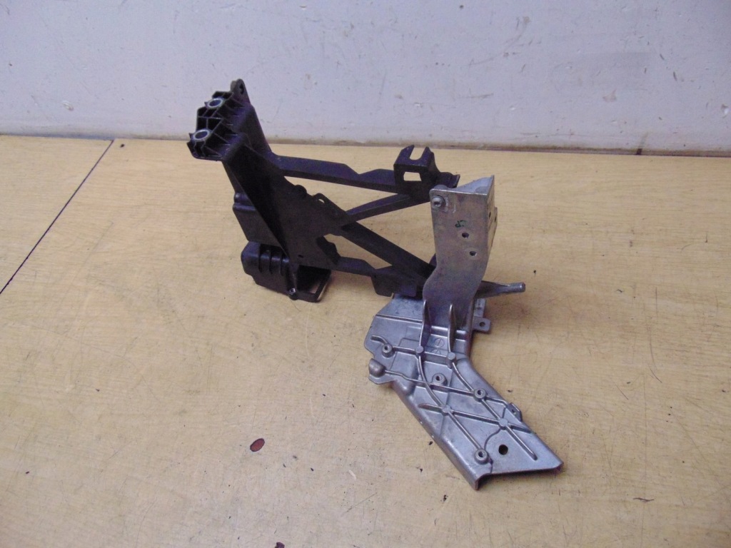 Підсилювач панель фари поперечина правий mercedes glc w253 Ціна