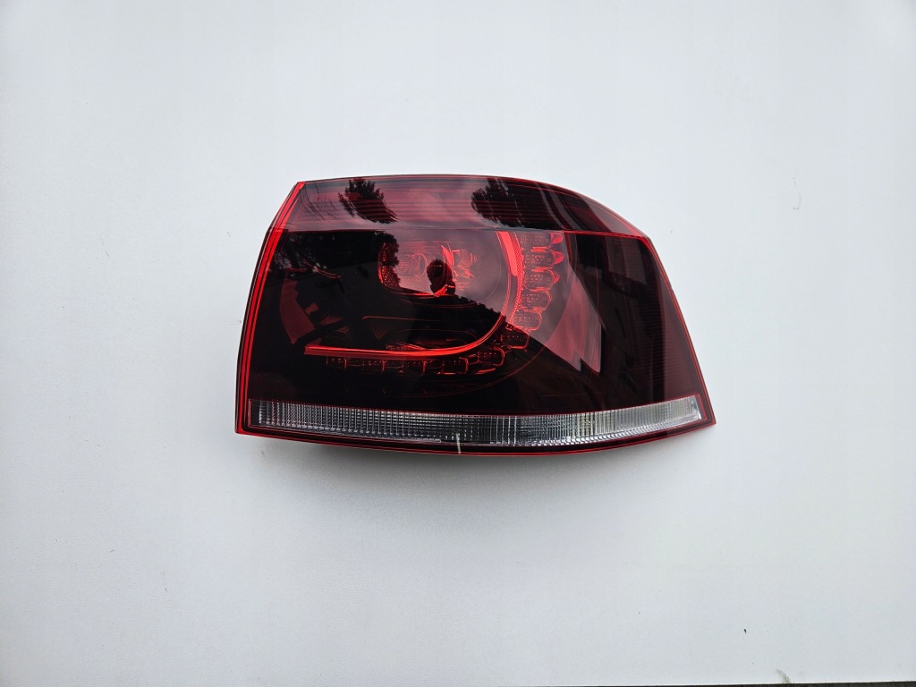 фото №1, Vw golf vi cabrio kabriolet лампа задня права led eu