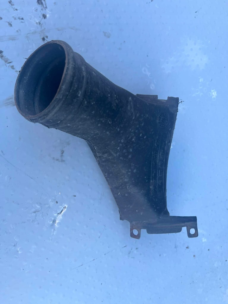 фото №1, Bmw 5 e39 впуск воздуха труба воздухозаборник генератора