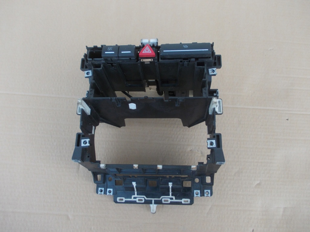 фото №1, Рамка радіо audi a3 8p 8p0858005b