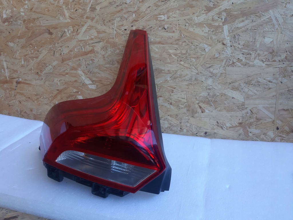 фото №1, Volvo v40 лампа задняя задняя левая led