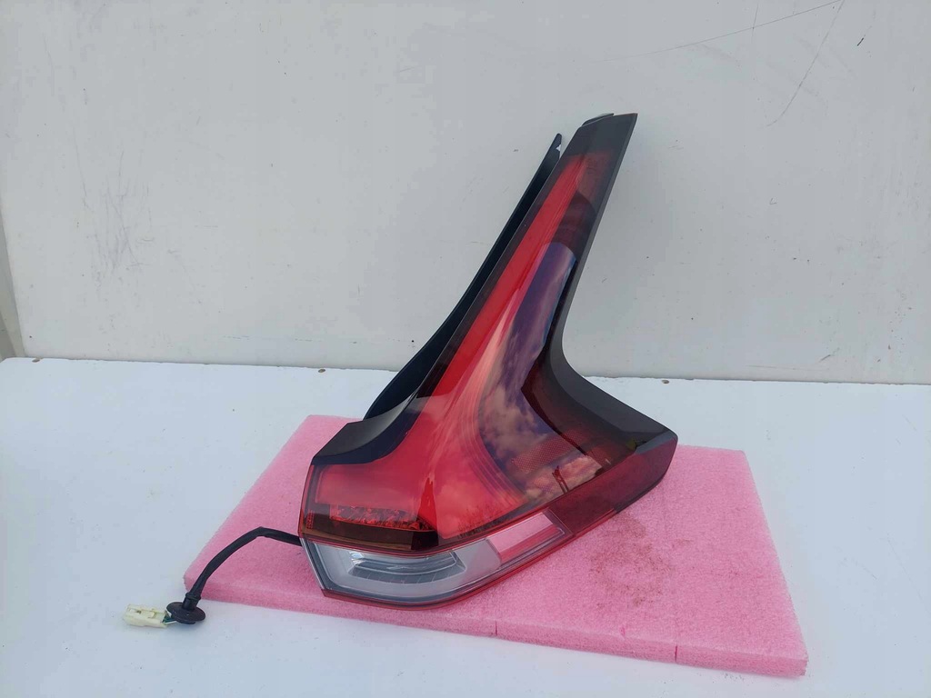 фото №1, Mitsubishi eclipse cross lift 21- лампа правая задняя задняя led