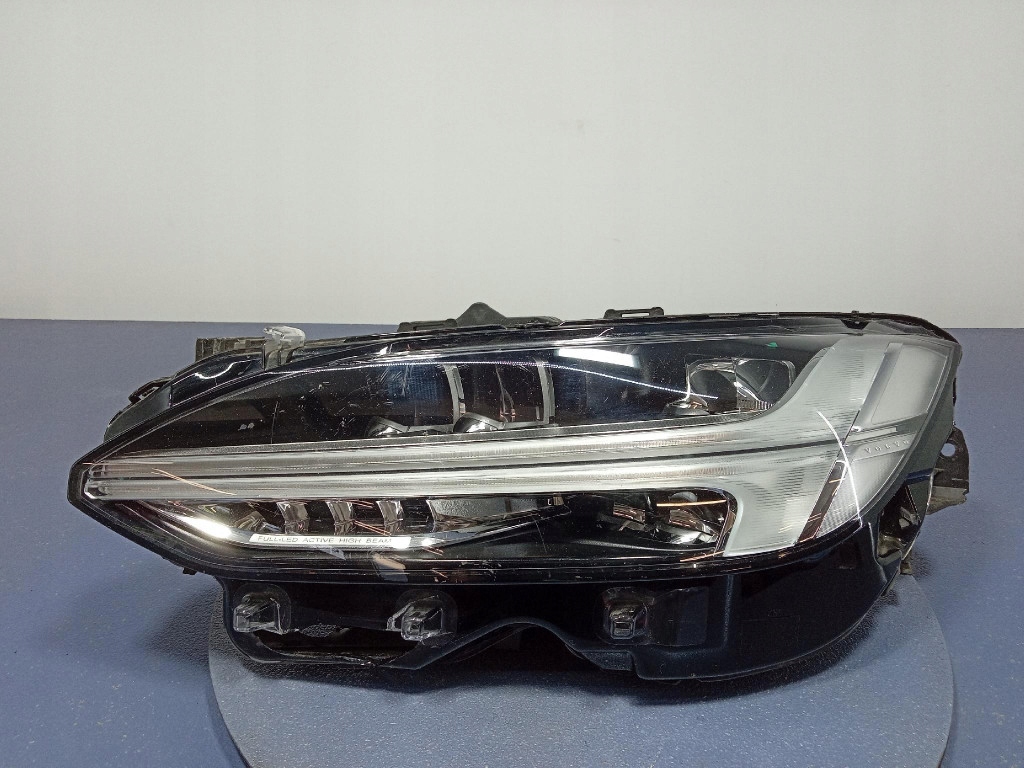 фото №1, Volvo v90 s90 ii фара лівий перед лампа передня eu 32228310