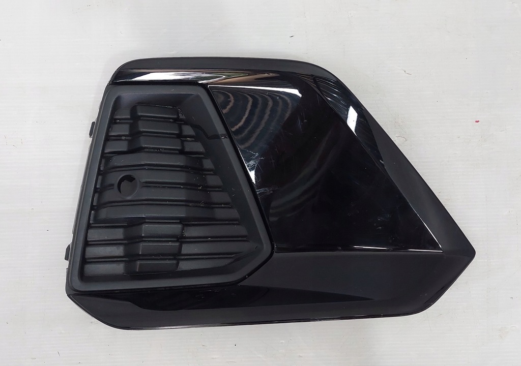 фото №1, Audi a1 ii 82a решітка бампера права перед 2018-