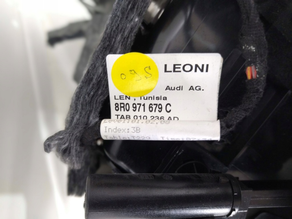 фото №8, 8r1857035e бардачок панели пассажира перед audi q5 8r