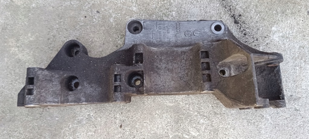 Купить Кронштейн генератора vw audi skoda seat r045903143c