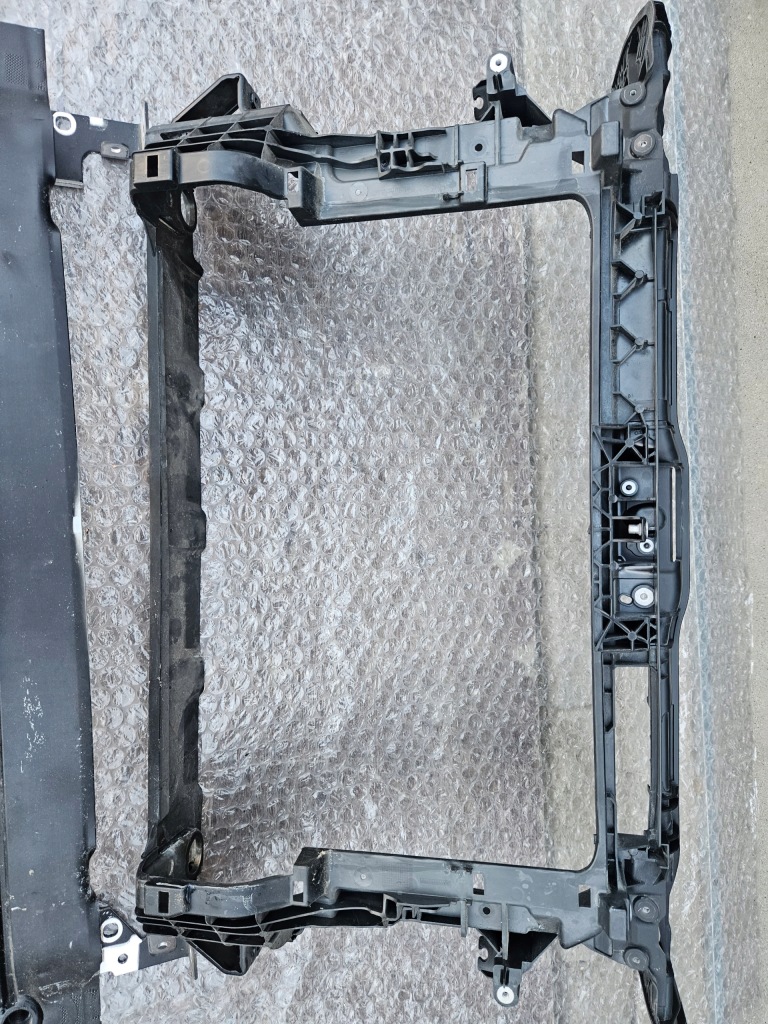 Audi a1 8x0 1,8 усилитель ремень балка 8x0805588a Недорого