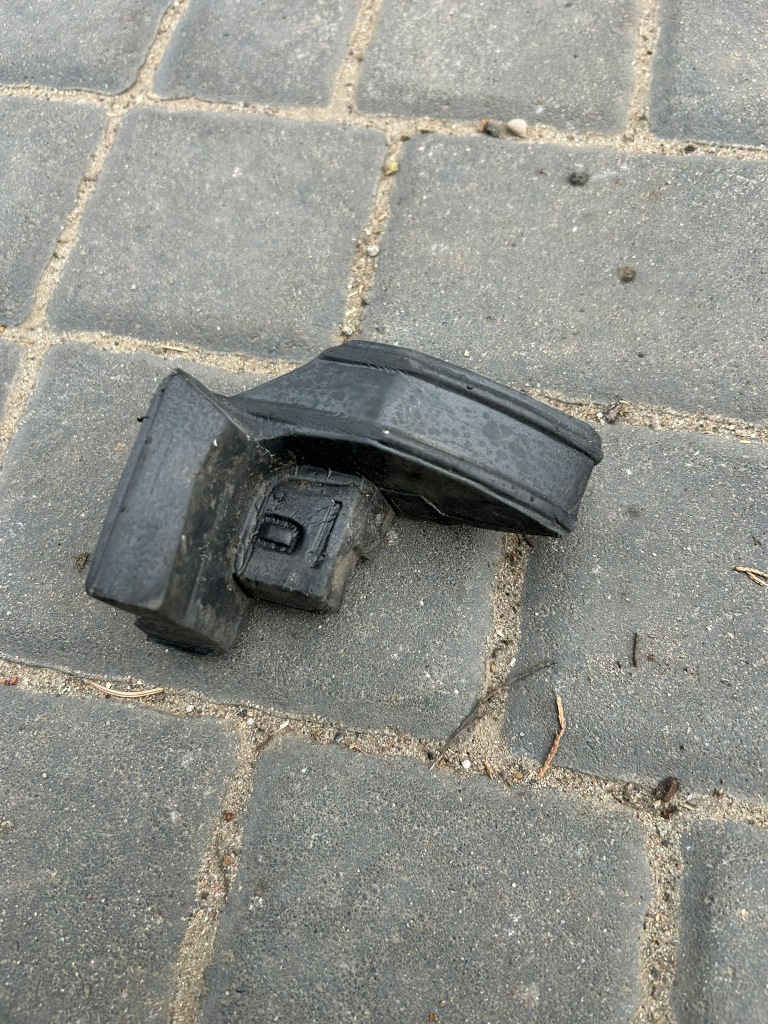 фото №1, Шумоизоляция крыла правое renault scenic iii 762e08875r