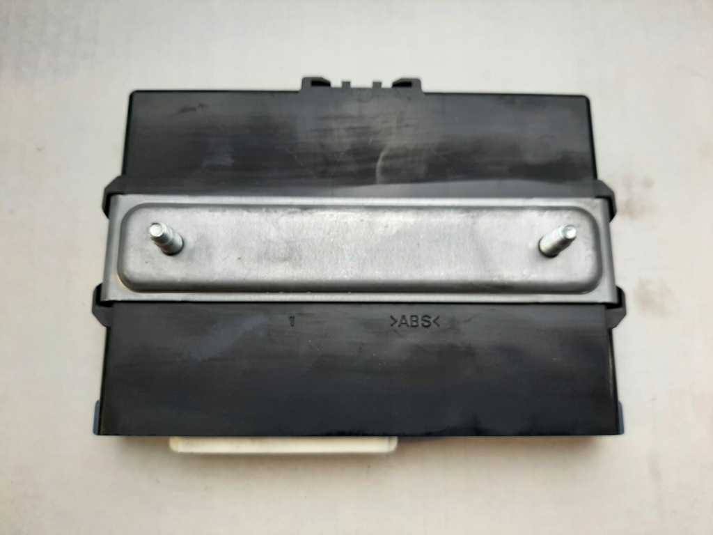 Модуль smart key lexus is 2 89990-53011 Оригинал