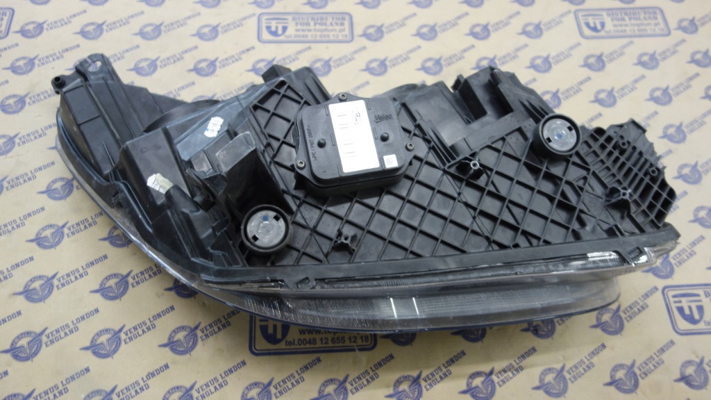 Ford kuga mk2 2 рестайлінг  фара ліва ксенон led Зі Шроту