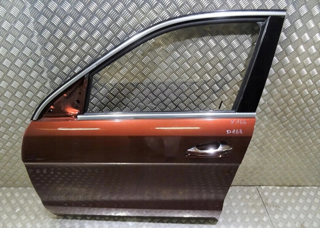 фото №1, Mercedes gl x166 w166 дверь левая перед 151