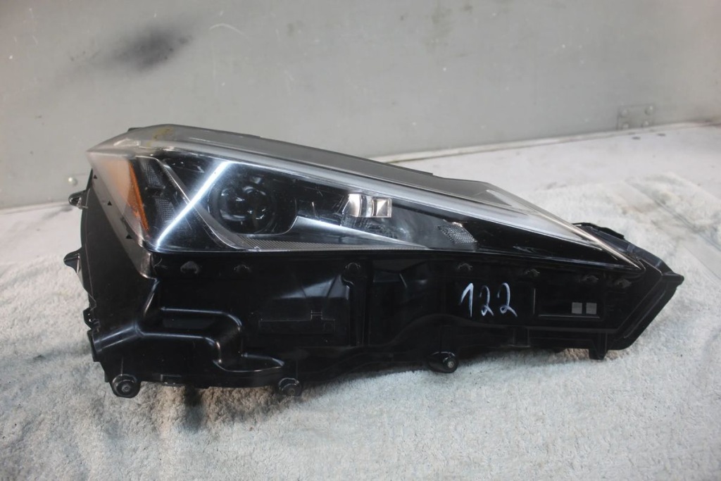 Купить Лампа правая перед передняя lexus ux full led