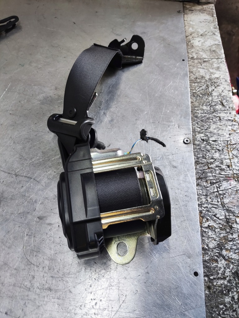 фото №5, Mercedes e klasa w213 kombi pas безпеки правий задня