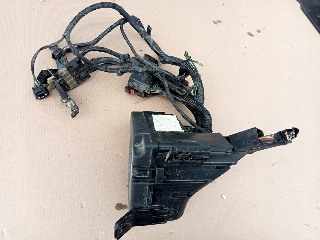 Ford fiesta mk7 2008-17r. - коробка запобіжників 8v5t-14k012-ldk в Україні