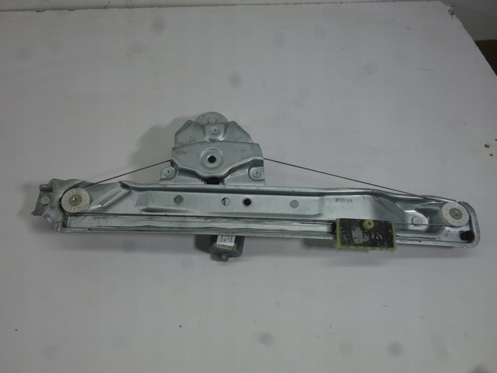 фото №1, Подъемник стекло задняя левый dacia duster ii 827210622r