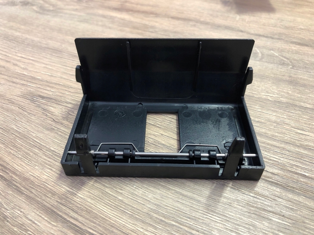 фото №8, Заглушка тримач кришки задня mercedes e w211 2002.01.01-2009.06.30 2116900007