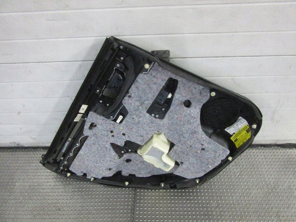 фото №16, Toyota highlander iii 2016 обшивка двері задня