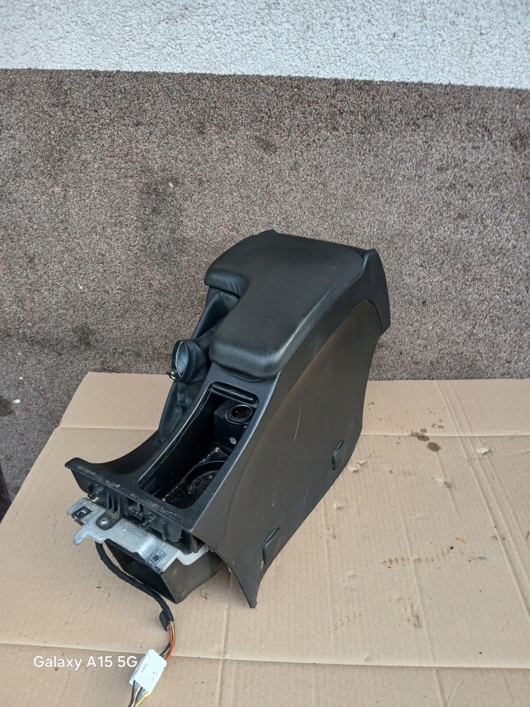 Купити Підлокітник оригінал справний alfa romeo 159