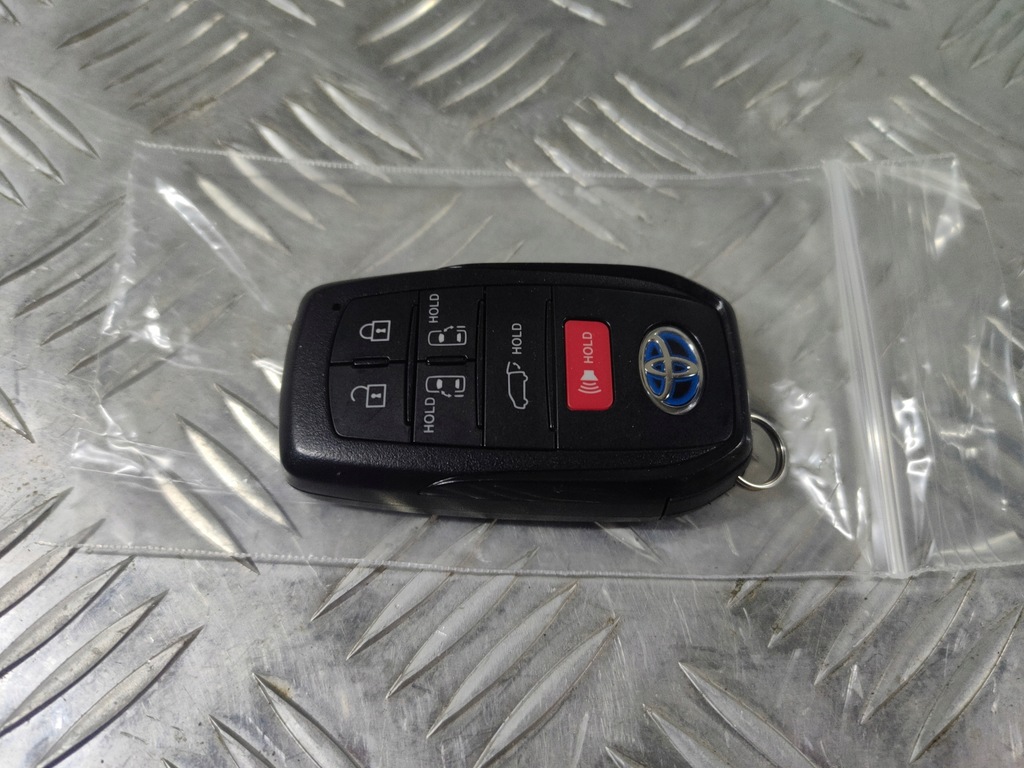 фото №1, Toyota sienna 2021 ключ pilot smart key