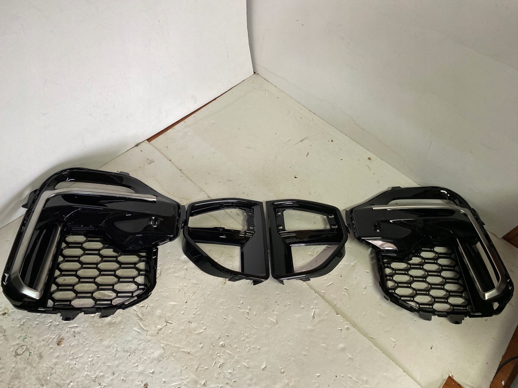 фото №10, New bmw x5 g05 m передняя часть правый fog light cover 51118746240