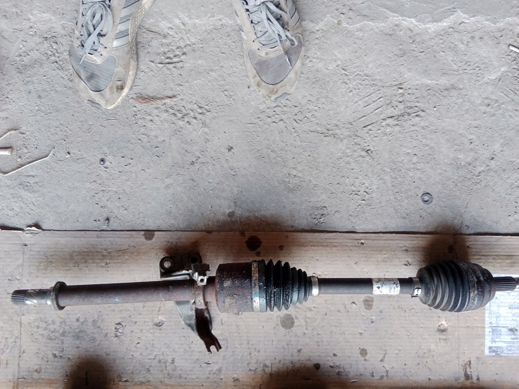 фото №1, Приводной вал правый перед renault kangoo 8200535802