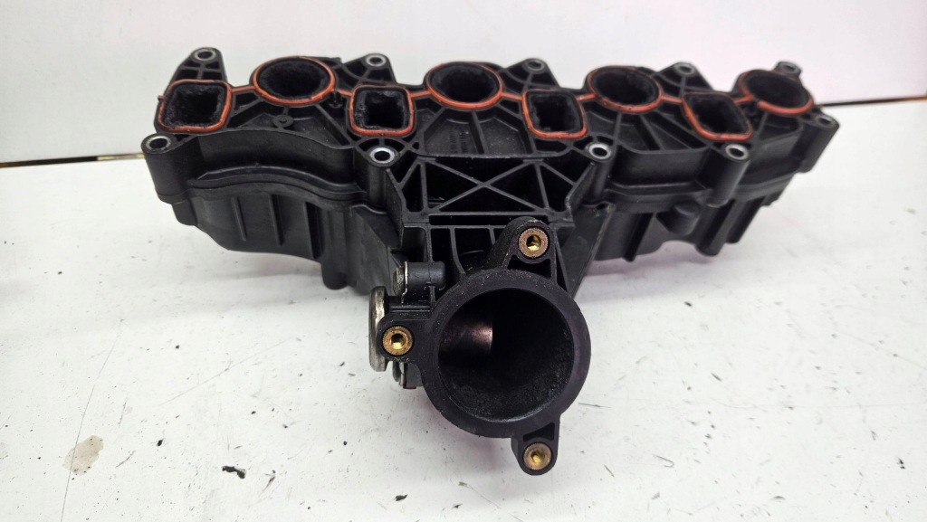 Audi a4 b8 8k a5 8t q5 8r 2.0 tdi колектор впускний  впускний 03l129711af Недорого