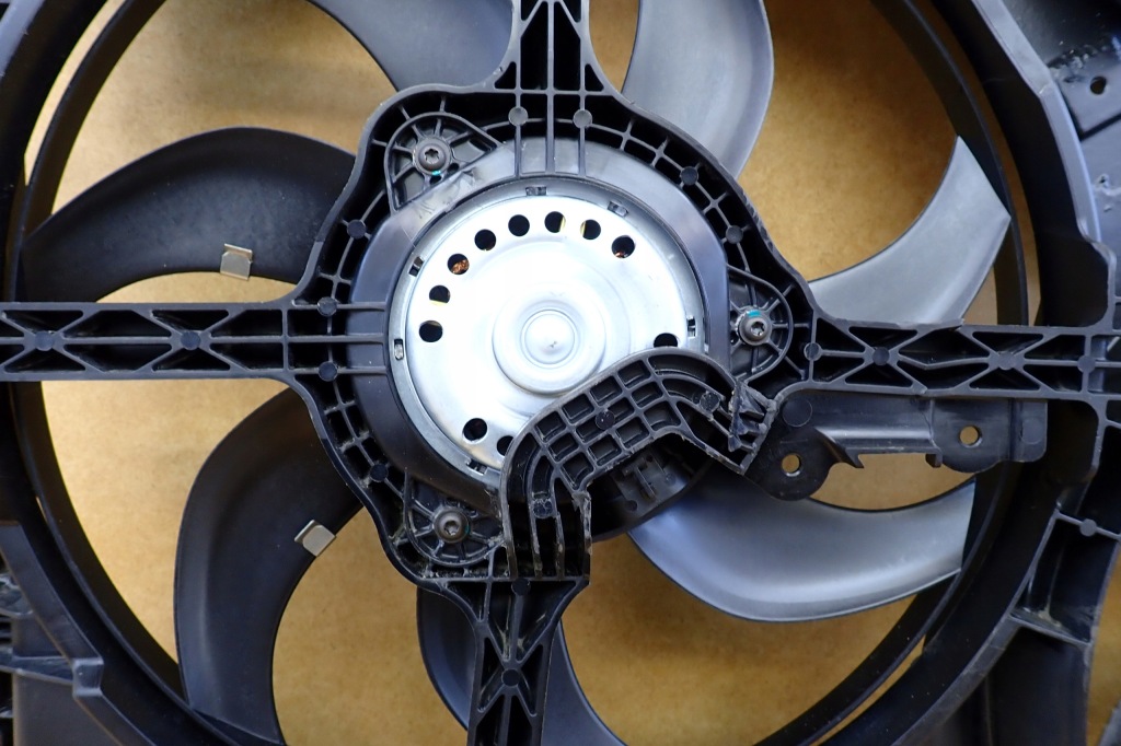 Вентилятор корпус вентилятори fiat ducato boxer jumper 21- 52163441 комплект Недорого