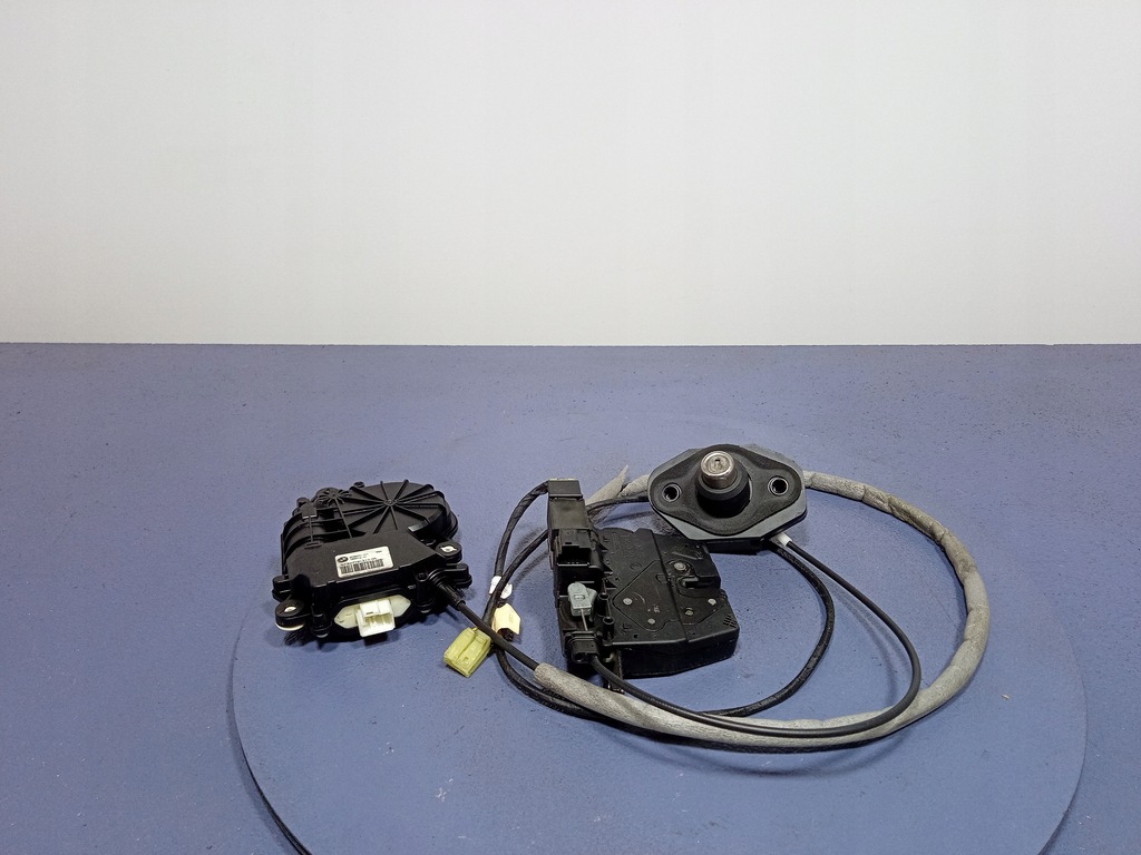 фото №1, Bmw 7 f01 f02 замок доводчик крышки багажника 7191213